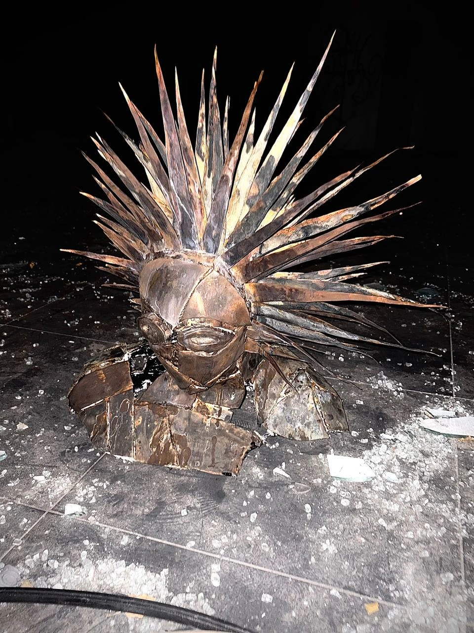 Brass sculpture «The inevitable loss of hope for the sake of unattainable lives», image 5